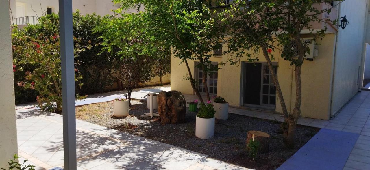Cleo Rooms 250M From The Beach Malia Exteriör bild