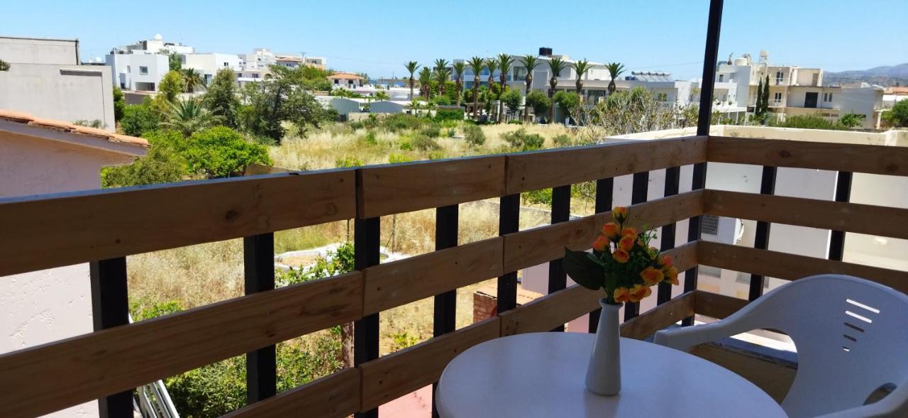 Cleo Rooms 250M From The Beach Malia Exteriör bild