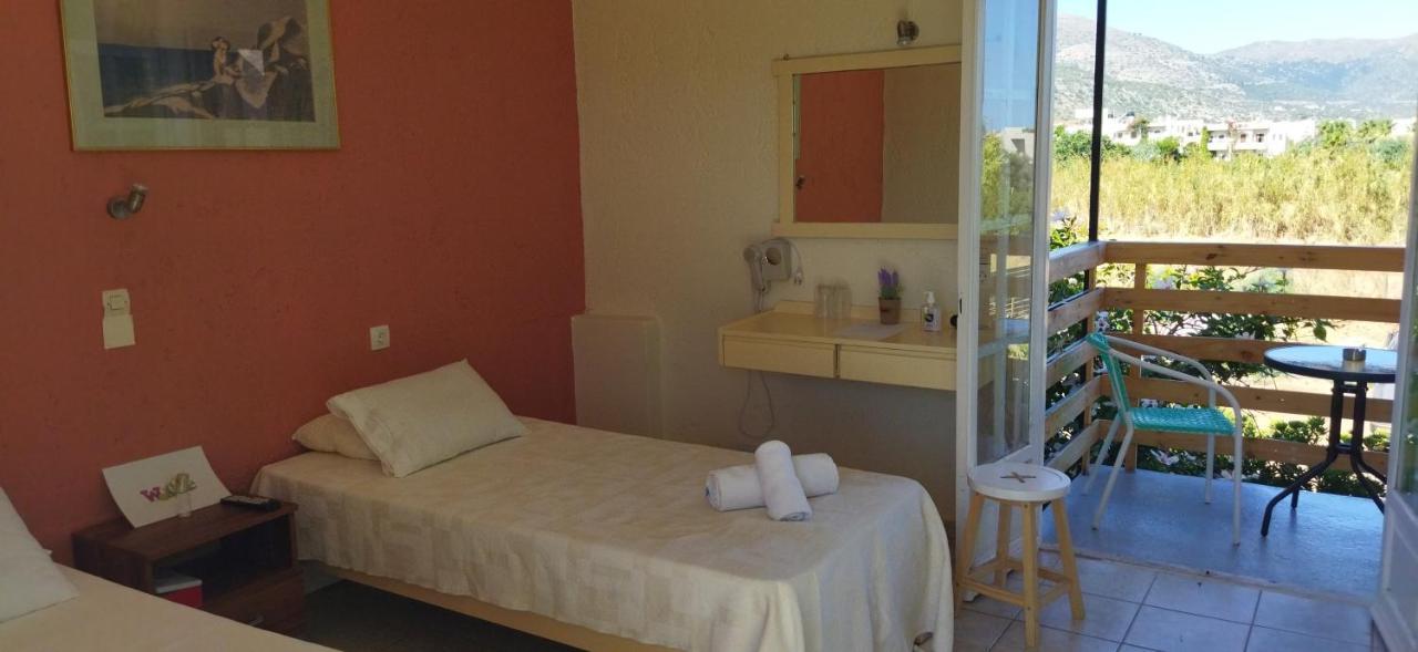 Cleo Rooms 250M From The Beach Malia Exteriör bild