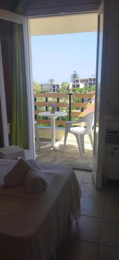 Cleo Rooms 250M From The Beach Malia Exteriör bild