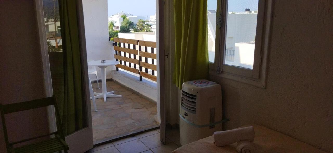 Cleo Rooms 250M From The Beach Malia Exteriör bild