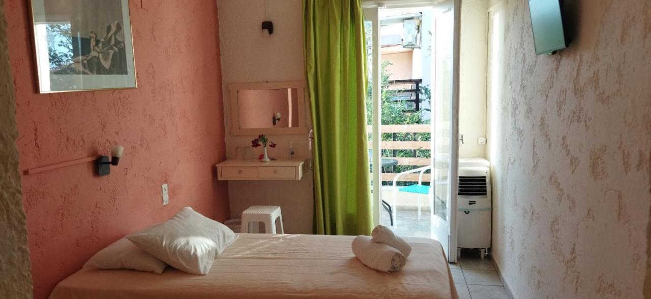 Cleo Rooms 250M From The Beach Malia Exteriör bild
