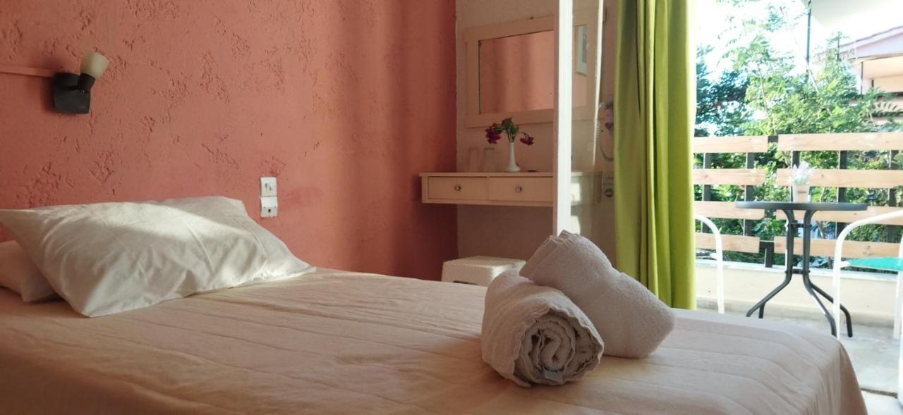 Cleo Rooms 250M From The Beach Malia Exteriör bild