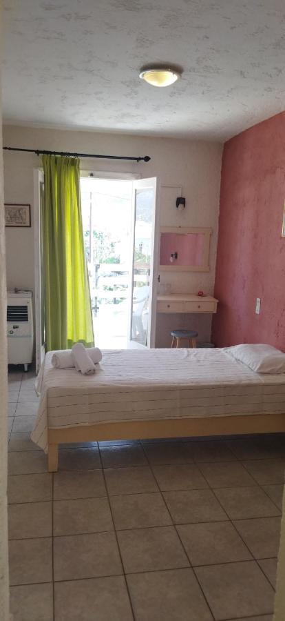 Cleo Rooms 250M From The Beach Malia Exteriör bild