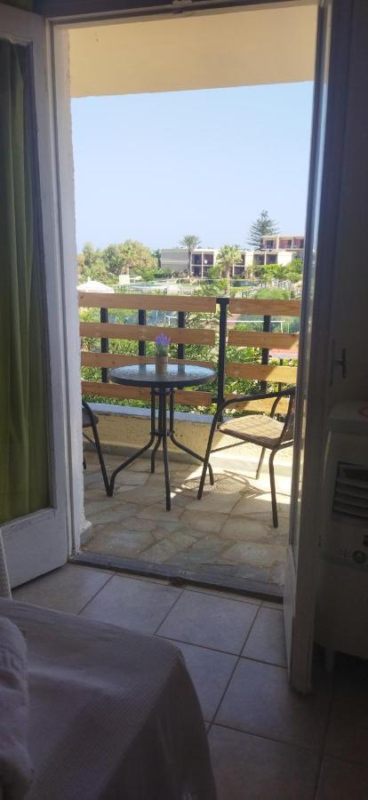 Cleo Rooms 250M From The Beach Malia Exteriör bild