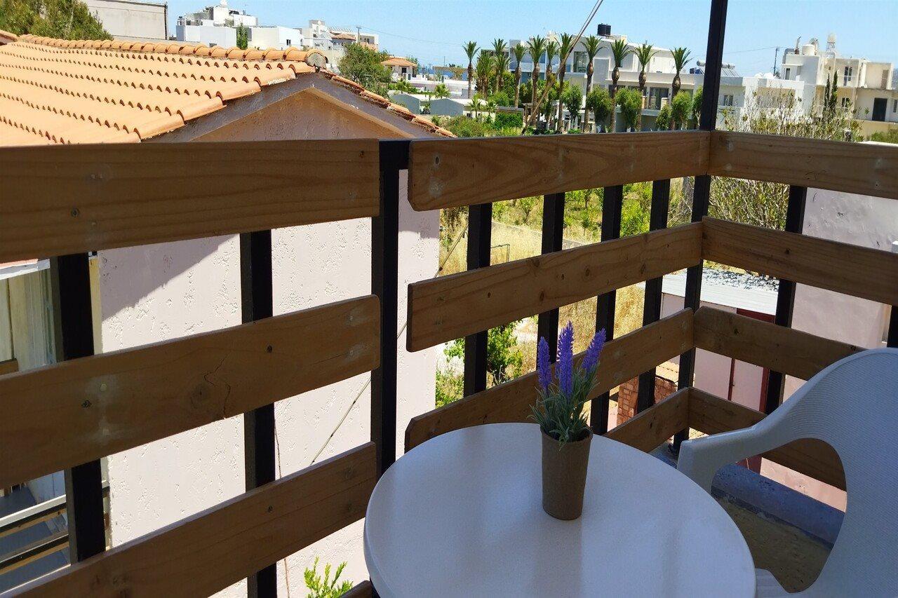 Cleo Rooms 250M From The Beach Malia Exteriör bild